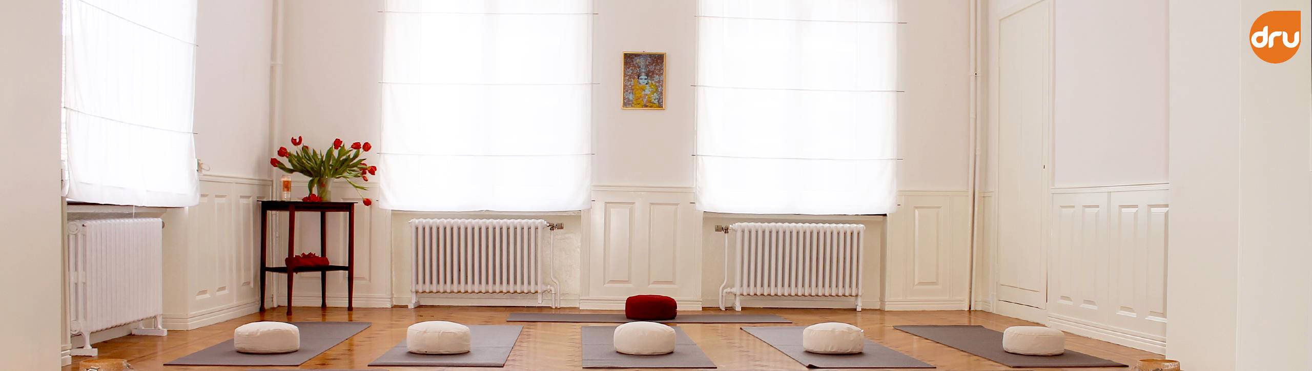 leslocatie-roermond Samaahita Sattva, Centrum voor Yoga en wel-zijn, Suzan van Nieuwenhoven, Sillenhoek 12, 6091 PD Leveroy, Telefoon: 06 - 348 277 82, E-mail: info@samaahitasattva.nl, Website: www.samaahitasattva.nl